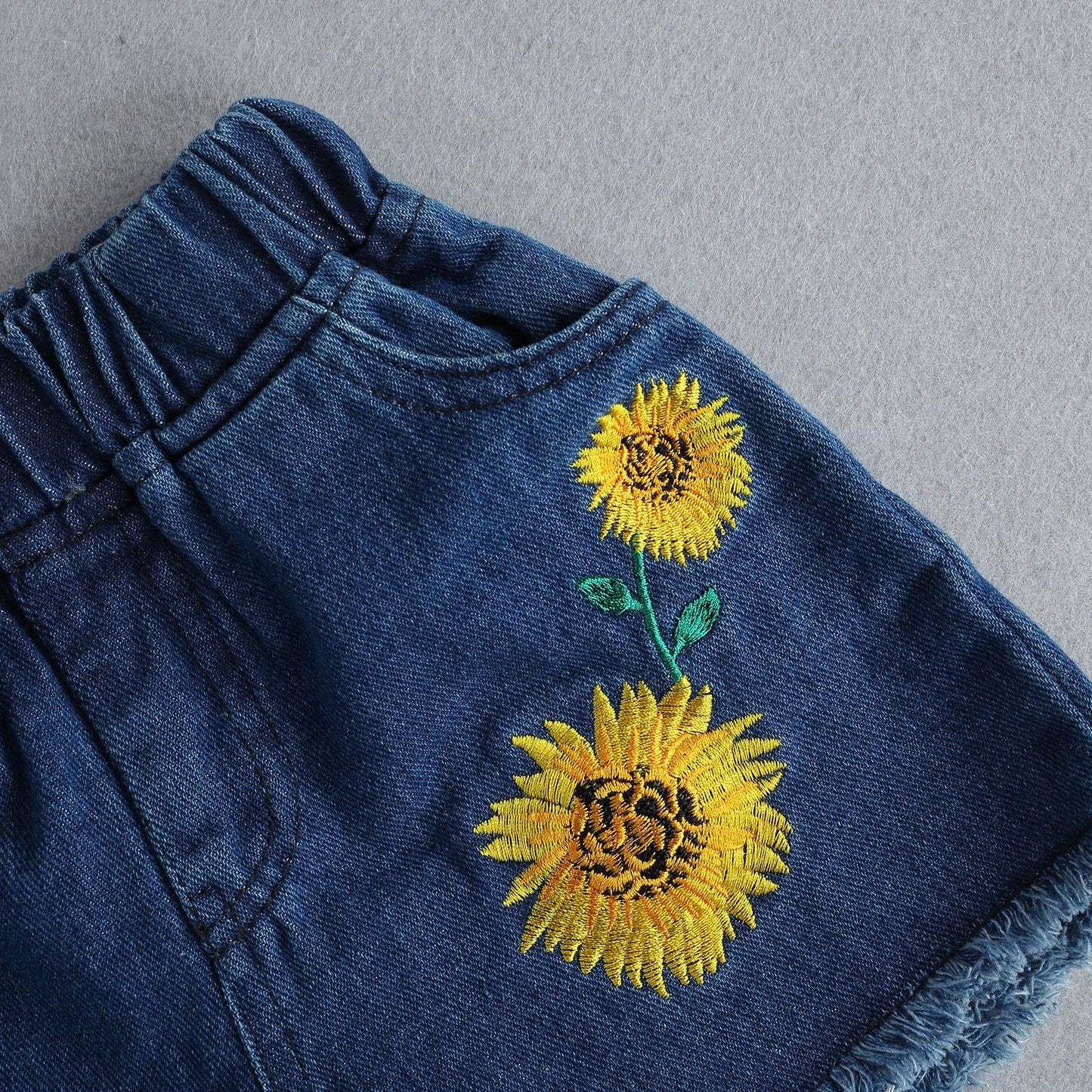 Sleeveless Sunflower Top+Denim Shorts