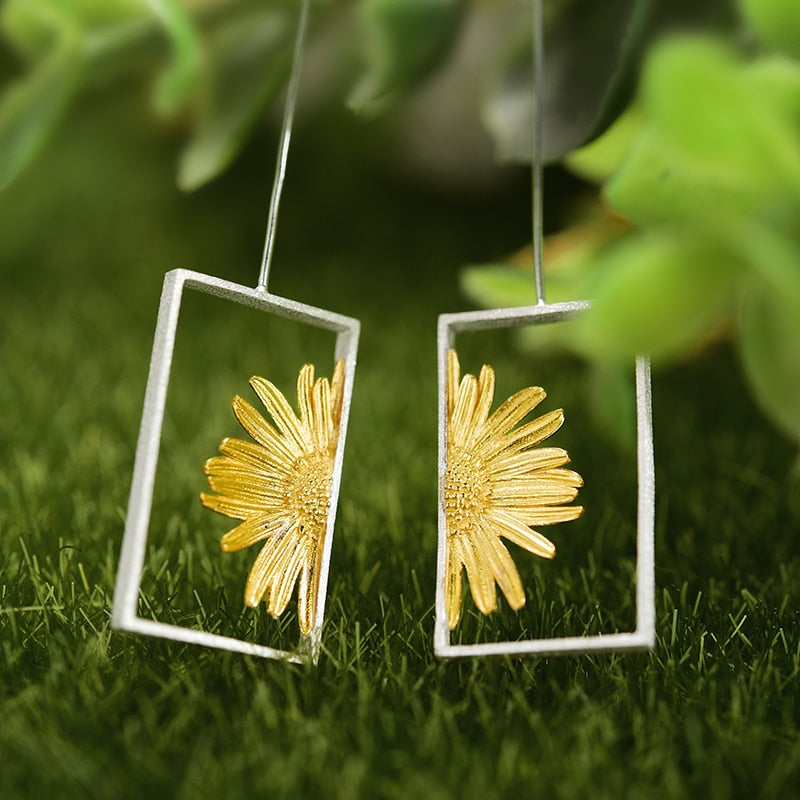 Daisy Flower Dangle Earrings