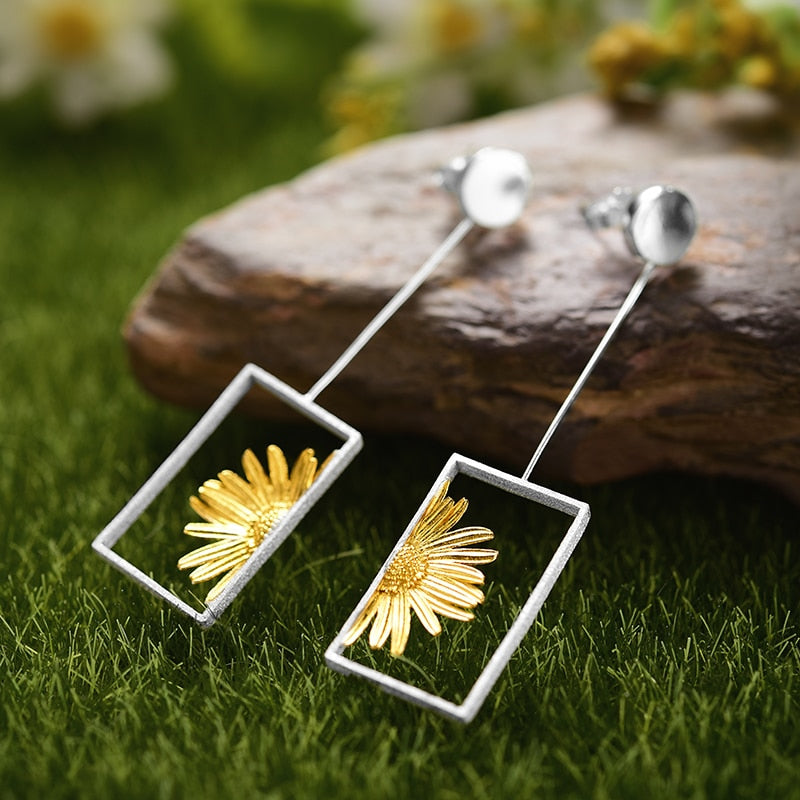 Daisy Flower Dangle Earrings