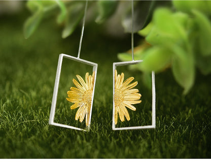 Daisy Flower Dangle Earrings